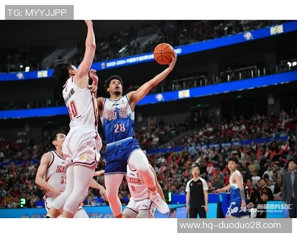 青岛男篮迎战新疆飞虎决战CBA赛场争夺季后赛席位