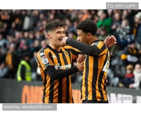 赫尔城与狼队激战正酣赛况分析与精彩瞬间回顾 赫尔城与狼队激战正酣赛况分析与精彩瞬间回顾