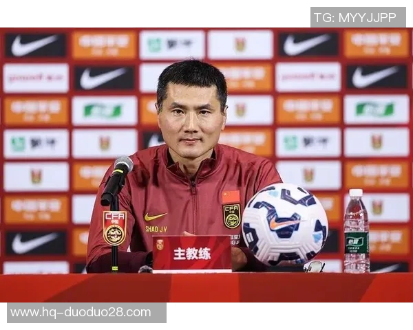 国家足球队教练的职责与挑战如何塑造球队的未来与发展方向